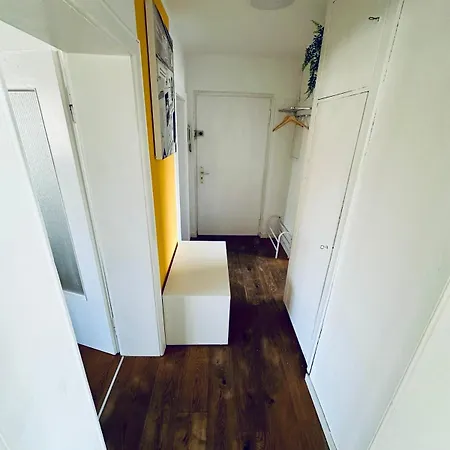 Apartment Alternatives, Geraeumiges Wohnen In *